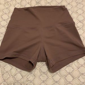 NEW HEIGHTS BOOTY SHORTS (AMETHYST)